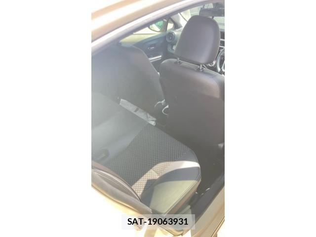 Toyota AQUA 2017-12 7214798-18