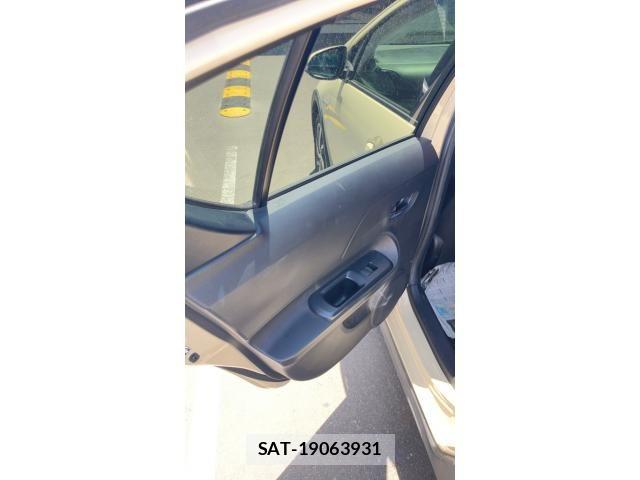 Toyota AQUA 2017-12 7214798-19