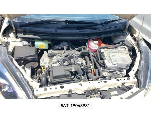 Toyota AQUA 2017-12 7214798-23