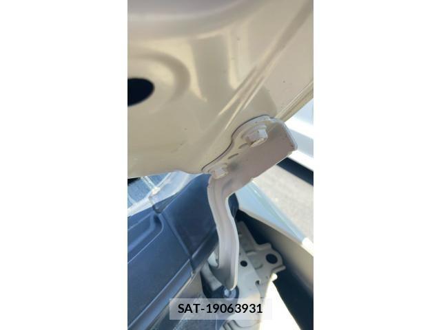 Toyota AQUA 2017-12 7214798-24