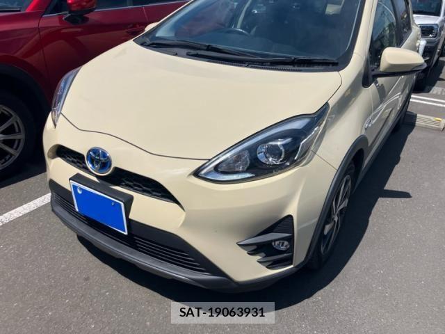 Toyota AQUA 2017-12 7214798-1