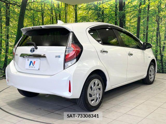 Toyota AQUA 2018-03 7214801-16