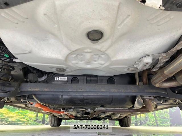 Toyota AQUA 2018-03 7214801-18