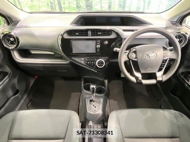 Toyota AQUA 2018-03 7214801-1