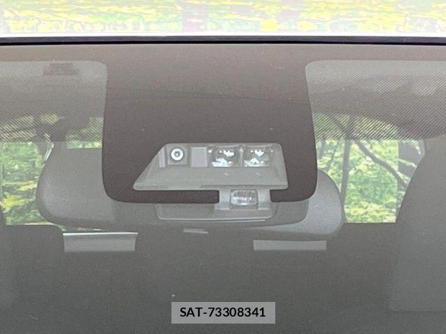 Toyota AQUA 2018-03 7214801-2