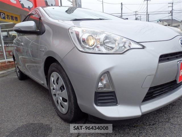 Toyota AQUA 2012-06 7214689-9