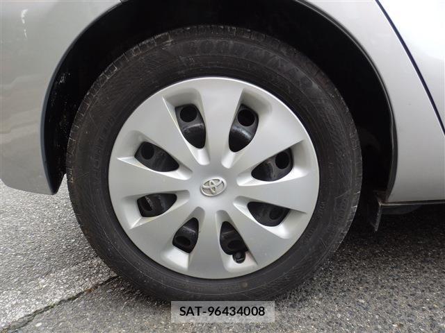 Toyota AQUA 2012-06 7214689-17