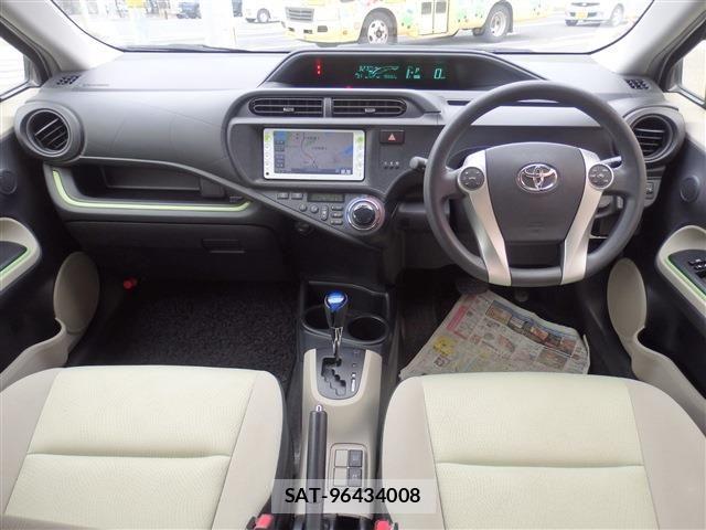 Toyota AQUA 2012-06 7214689-24