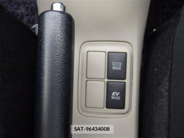 Toyota AQUA 2012-06 7214689-28