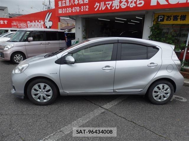 Toyota AQUA 2012-06 7214689-4