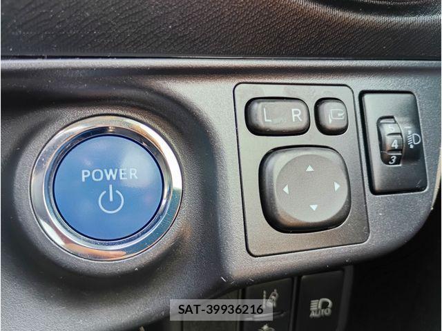 Toyota AQUA 2019-06 7214827-9