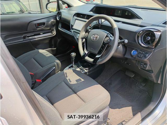 Toyota AQUA 2019-06 7214827-11