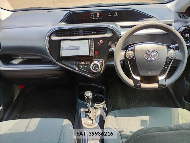 Toyota AQUA 2019-06 7214827-1