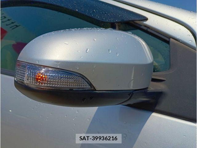 Toyota AQUA 2019-06 7214827-3
