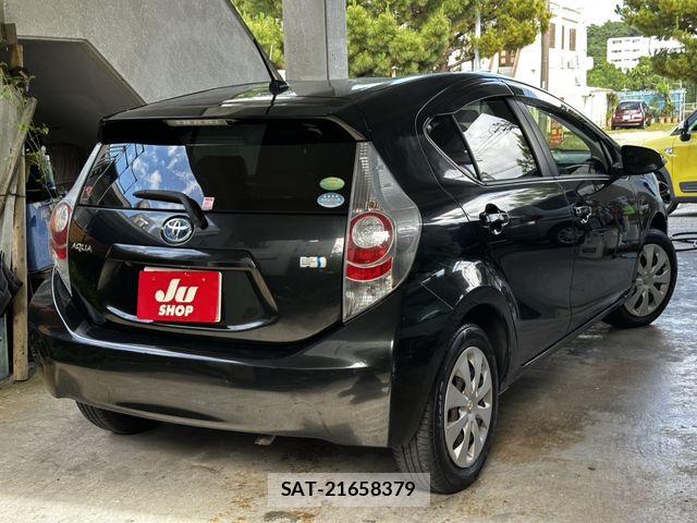 Toyota AQUA 2014-07 7214720-2