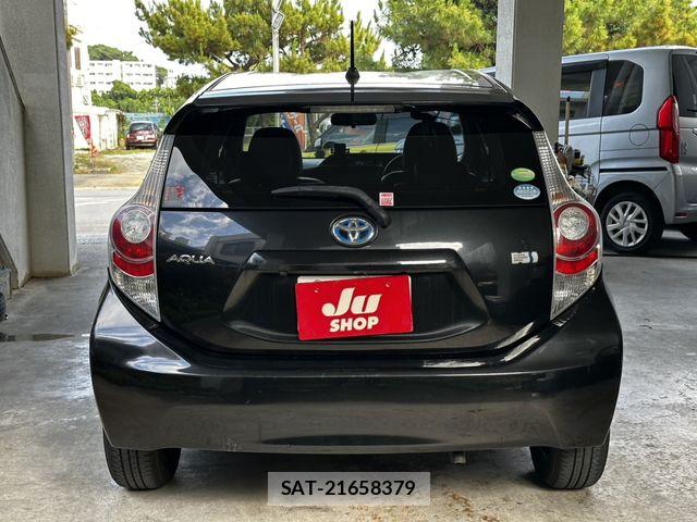 Toyota AQUA 2014-07 7214720-3