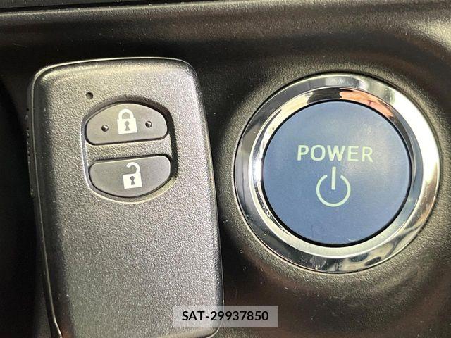 Toyota AQUA 2017-05 7214777-6
