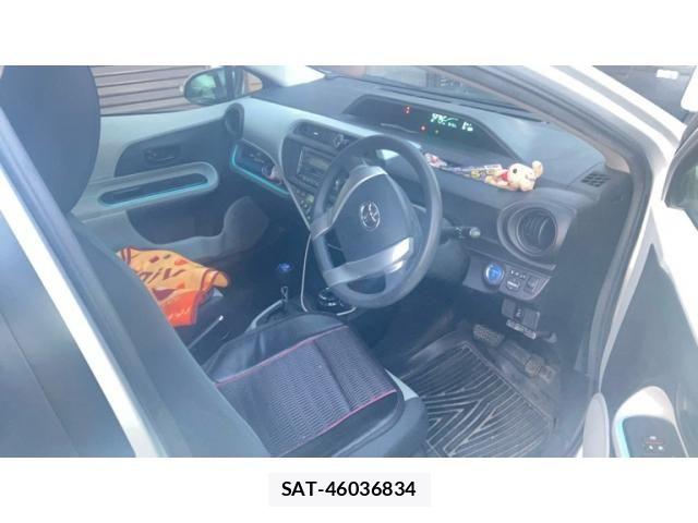 Toyota AQUA 2012-10 7214690-12