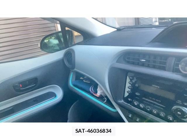 Toyota AQUA 2012-10 7214690-24