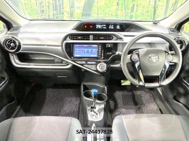 Toyota AQUA 2017-05 7214780-1