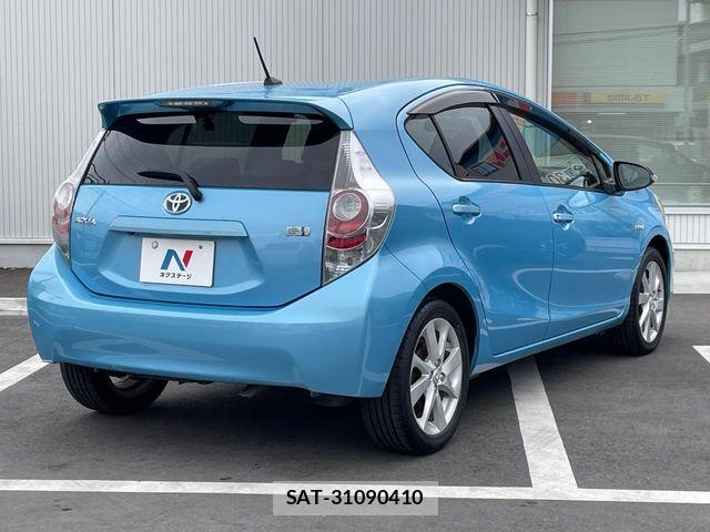 Toyota AQUA 2012-09 7214688-16