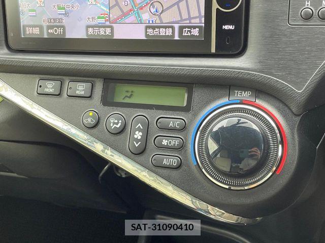 Toyota AQUA 2012-09 7214688-5