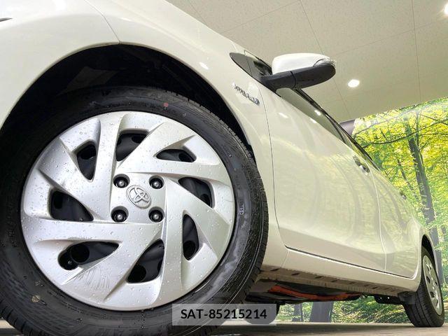 Toyota AQUA 2018-08 7214807-12