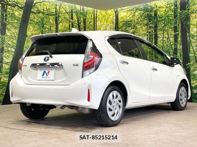 Toyota AQUA 2018-08 7214807-16