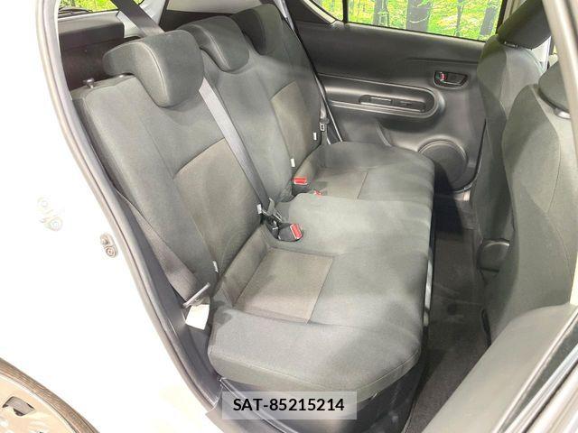 Toyota AQUA 2018-08 7214807-8