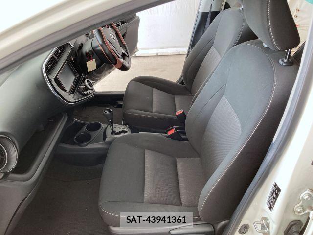 Toyota AQUA 2021-04 7214854-12