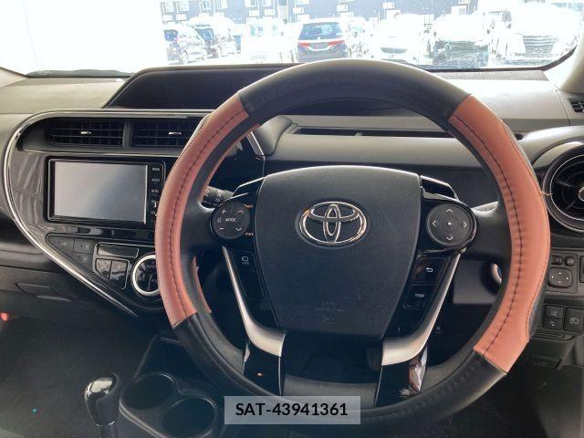 Toyota AQUA 2021-04 7214854-17