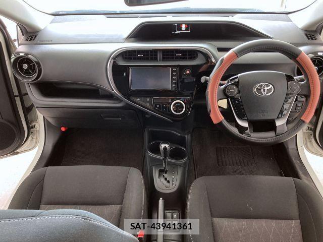 Toyota AQUA 2021-04 7214854-1