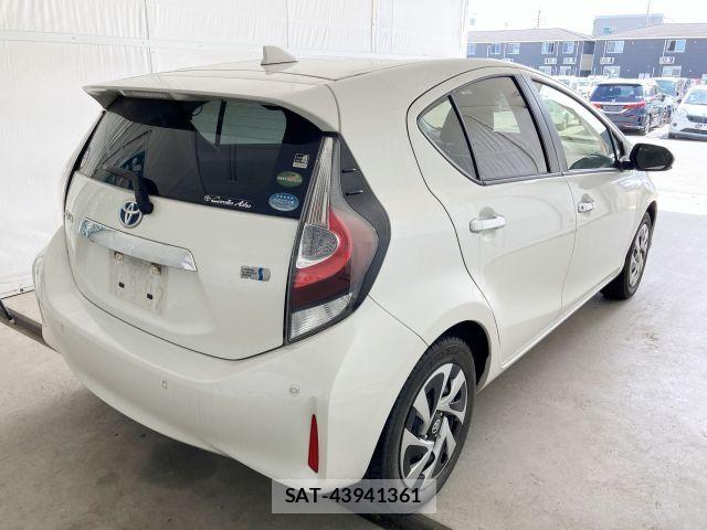 Toyota AQUA 2021-04 7214854-4