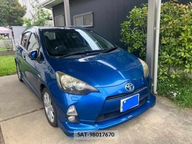 Toyota AQUA 2012-03 7214671-0