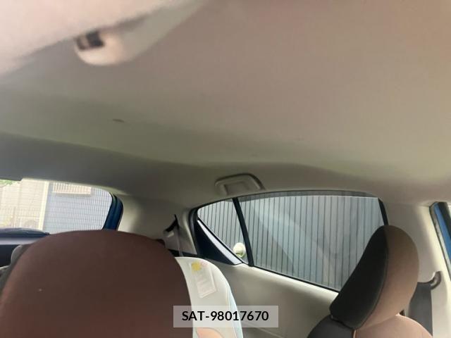 Toyota AQUA 2012-03 7214671-11