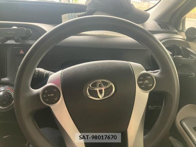 Toyota AQUA 2012-03 7214671-12