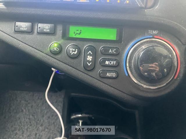Toyota AQUA 2012-03 7214671-17