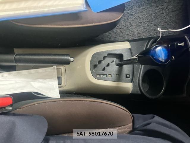 Toyota AQUA 2012-03 7214671-18