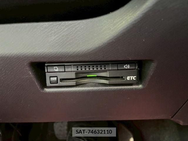 Toyota AQUA 2015-03 7214736-12