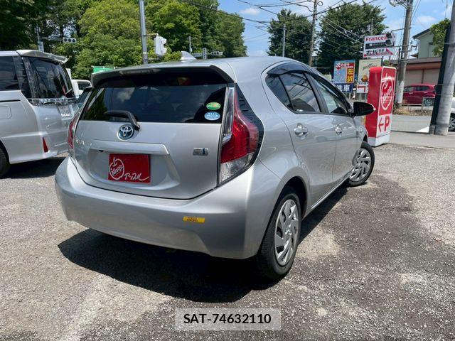 Toyota AQUA 2015-03 7214736-1