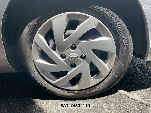 Toyota AQUA 2015-03 7214736-2