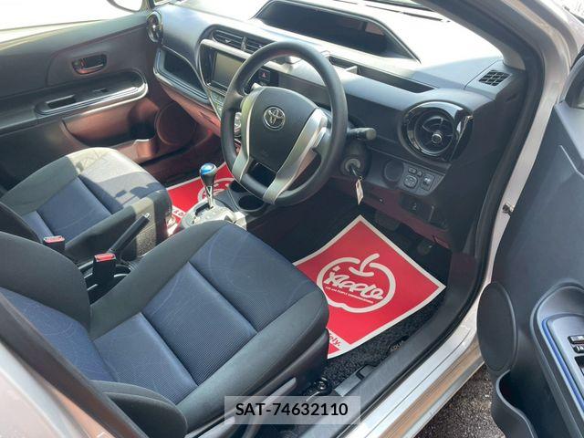 Toyota AQUA 2015-03 7214736-4