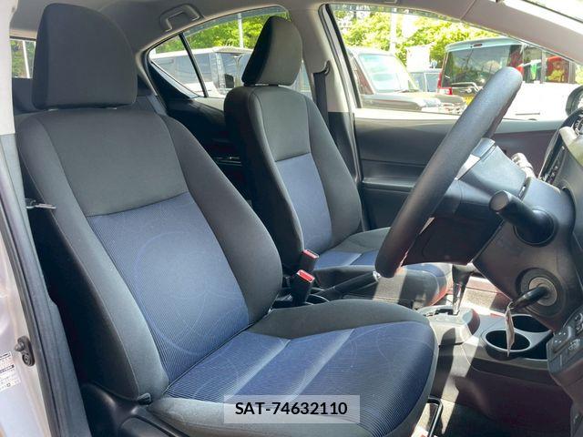 Toyota AQUA 2015-03 7214736-5