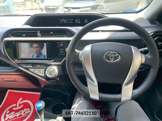 Toyota AQUA 2015-03 7214736-6