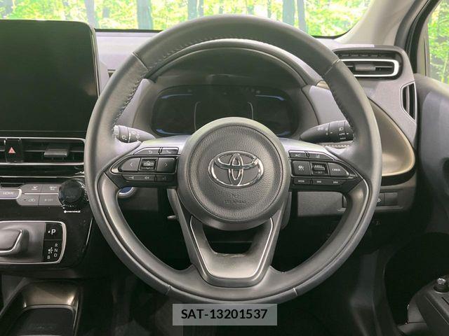 Toyota AQUA 2021-11 7214861-10