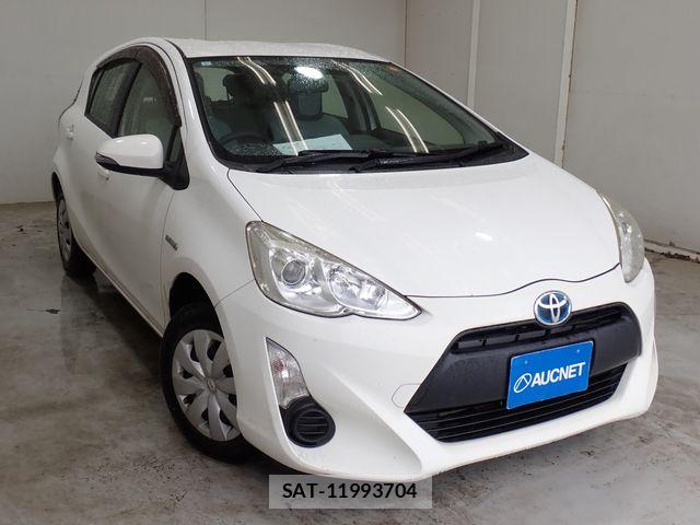 Toyota AQUA 2015-05 7214745-0