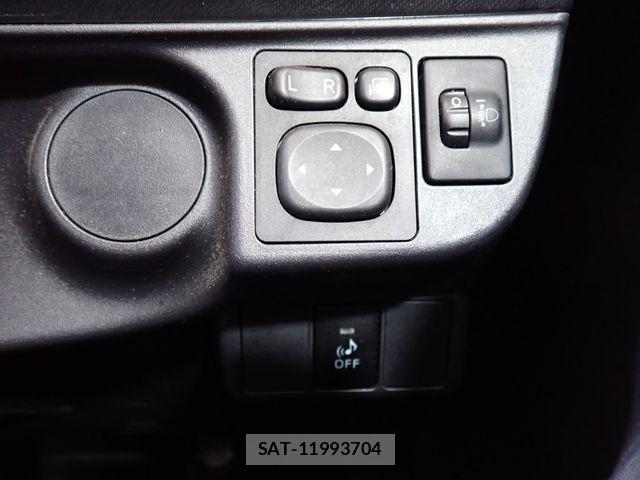 Toyota AQUA 2015-05 7214745-16