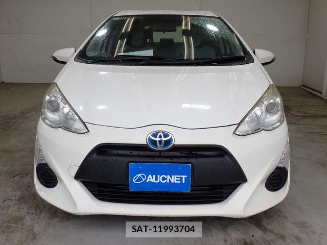 Toyota AQUA 2015-05 7214745-3