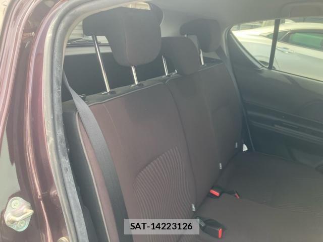 Toyota AQUA 2016-01 7214763-12
