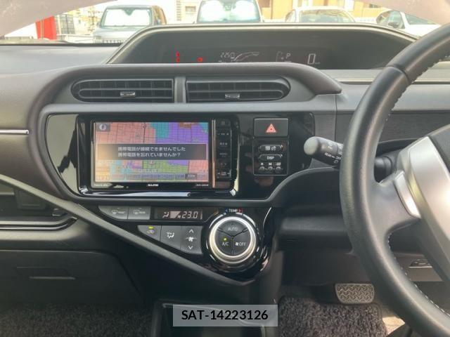Toyota AQUA 2016-01 7214763-18